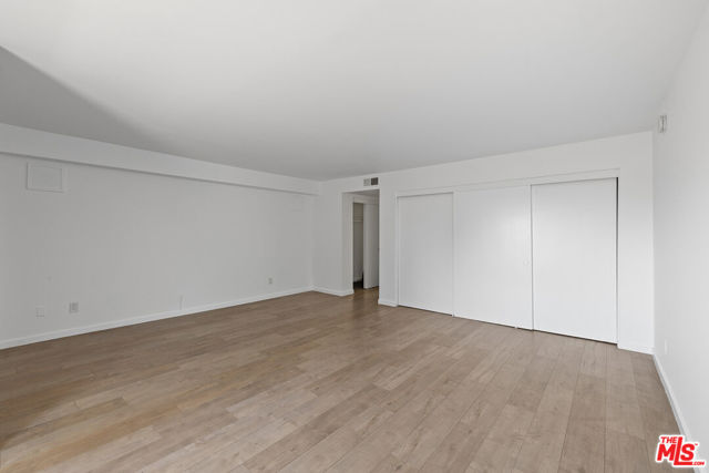2700 Cahuenga Boulevard, Los Angeles CA: https://media.crmls.org/mediaz/3d47aade-f066-432e-9c93-a51faf3bf526.jpg