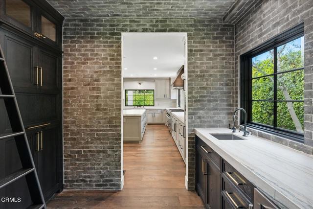 Detail Gallery Image 21 of 76 For 1329 Campbell St, Glendale,  CA 91207 - 4 Beds | 6 Baths