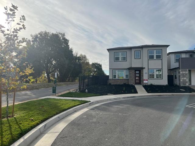 2800 High Tide Avenue, Sacramento CA: https://media.crmls.org/mediaz/3d482911-006f-4b95-b535-8d89d07ea7d5.jpg