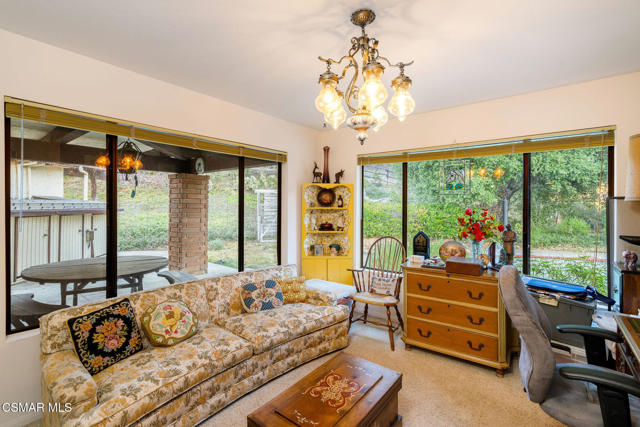 320 E Carlisle Road, Thousand Oaks CA: https://media.crmls.org/mediaz/3d487e67-6f50-475e-895d-abe8d0f5abcd.jpg