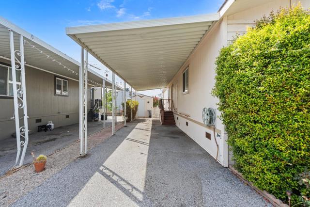 2900 Fairview Road, Hollister CA: https://media.crmls.org/mediaz/3d48f057-dfdb-49ac-a661-aa8109cf070d.jpg