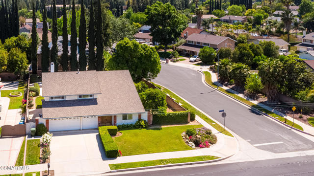 23300 Ingomar Street, Canoga Park CA: https://media.crmls.org/mediaz/3d48ff46-60e8-4e6a-a896-4430577ec992.jpg