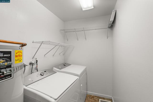 4403 Winterberry Ct, Concord CA: https://media.crmls.org/mediaz/3d491944-227c-408d-be69-5414618e76fd.jpg