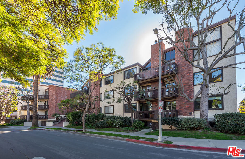 12124 Goshen Avenue #203