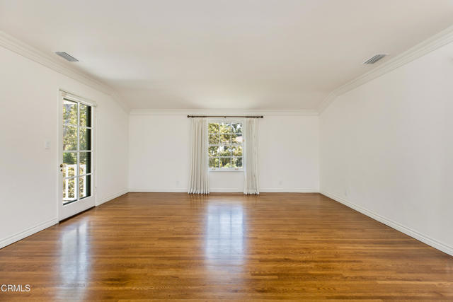 1184 Arden Road, Pasadena CA: https://media.crmls.org/mediaz/3d49f0eb-1457-4b0f-b3ce-43c3dc08d836.jpg
