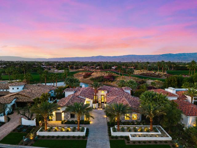 80840 Via Portofino, La Quinta CA: https://media.crmls.org/mediaz/3d4a5b49-9ebb-4a2f-95bc-af89a1dc3b2a.jpg