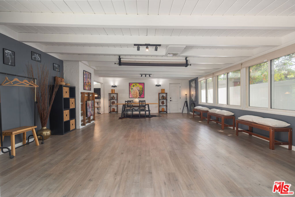 MLS #25576357 image #24