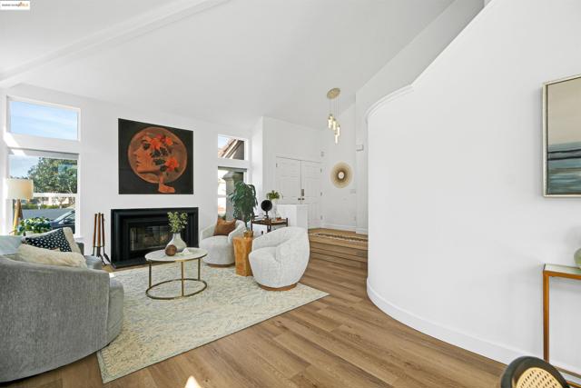 153 Camino Del Sol, Vallejo CA: https://media.crmls.org/mediaz/3d4b183b-ebf0-4324-b9cf-1e1b9974dda7.jpg