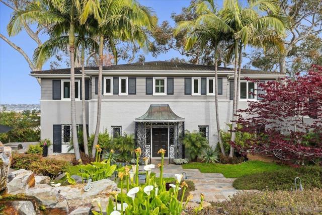 2205 Locust St, San Diego CA: https://media.crmls.org/mediaz/3d4b9122-8db4-46c9-babb-9ee48ee6a3d0.jpg