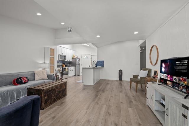 Detail Gallery Image 6 of 23 For 5369 Saxon St, San Diego,  CA 92115 - 4 Beds | 2 Baths