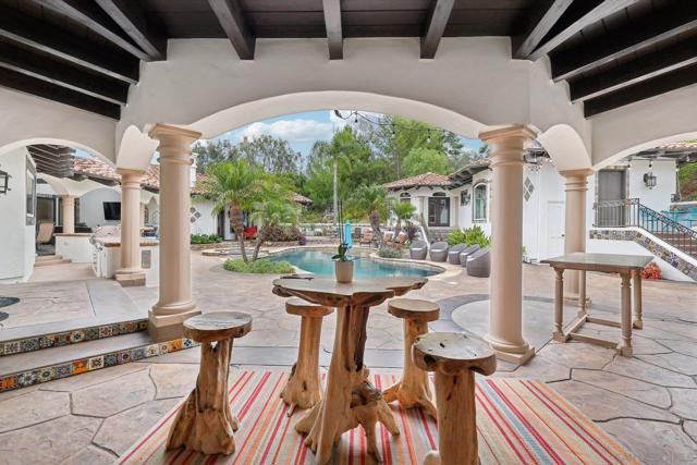 13371 Summit Cir, Poway CA: https://media.crmls.org/mediaz/3d4baf5e-4a76-4be1-a5cb-09f4fa7ff4fc.jpg