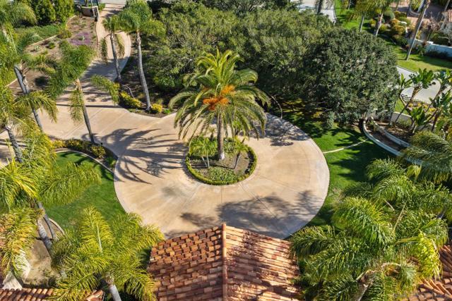 18050 Rancho La Cima Corte, Rancho Santa Fe CA: https://media.crmls.org/mediaz/3d4bf1d8-522a-49d9-8990-1ba5e7f1d1db.jpg