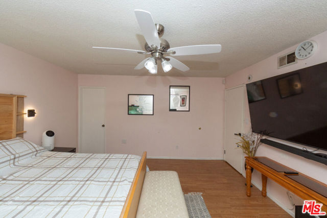 9041 Van Nuys Boulevard, 210 photo 31