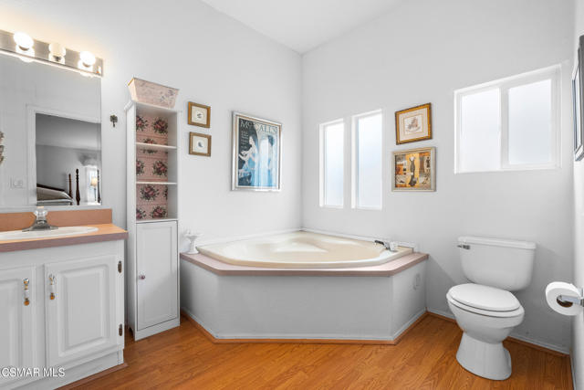 1215 Anchors Way Drive, Ventura CA: https://media.crmls.org/mediaz/3d4c451e-219a-4687-8fed-e7c2e009ee4e.jpg