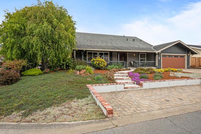 1 Le Havre Place, Half Moon Bay CA: https://media.crmls.org/mediaz/3d4c9e50-ca36-4c40-a89c-7de49dc2a057.jpg