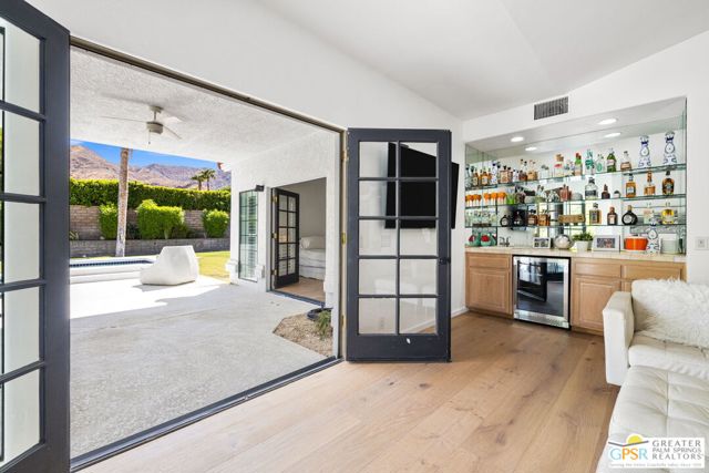 38262 W Maracaibo Circle, Palm Springs CA: https://media.crmls.org/mediaz/3d4cb81f-5afc-46f2-a87b-e9b0ccec4858.jpg