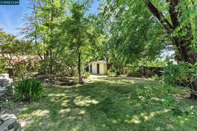 3824 Via Granada, Moraga CA: https://media.crmls.org/mediaz/3d4cbce8-f392-4531-9471-3a56c14e84b3.jpg