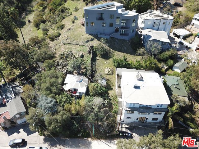 2925 N Park Center Drive, Los Angeles CA: https://media.crmls.org/mediaz/3d4d37b7-d4a6-4060-8110-d8e7a59a4847.jpg