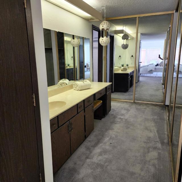 1500 Broadway, Burlingame CA: https://media.crmls.org/mediaz/3d4da951-e190-40bc-8471-f7161dfa8fc5.jpg