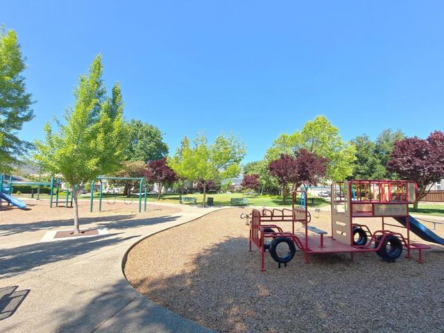 18345 Serra Avenida, Morgan Hill CA: https://media.crmls.org/mediaz/3d4dc5b3-5690-45ca-b9ca-096c0b9d0f7a.jpg