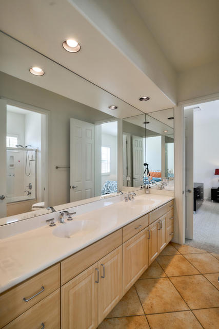 9 Cartier Court, Rancho Mirage CA: https://media.crmls.org/mediaz/3d4e78bd-4a5c-49ad-aa59-7c9d42152730.jpg