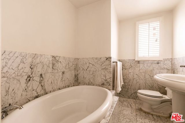 1424 North Crescent Heights Boulevard, 50 photo 27