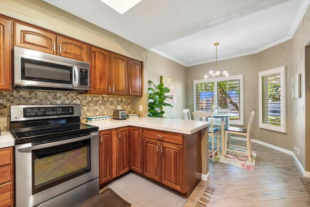Image 11 of 60 For 523 Desert Falls Drive