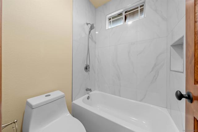 32991 Adelante St, Temecula CA: https://media.crmls.org/mediaz/3d4ef4d6-9392-41b5-bda2-a22a89ef3525.jpg
