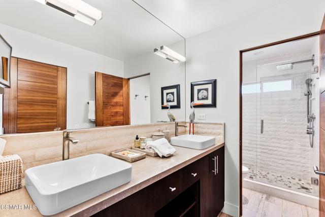 31460 Glenbridge Road, Westlake Village CA: https://media.crmls.org/mediaz/3d4ff060-deb0-4f3d-8e63-72dcdbd3cf1b.jpg