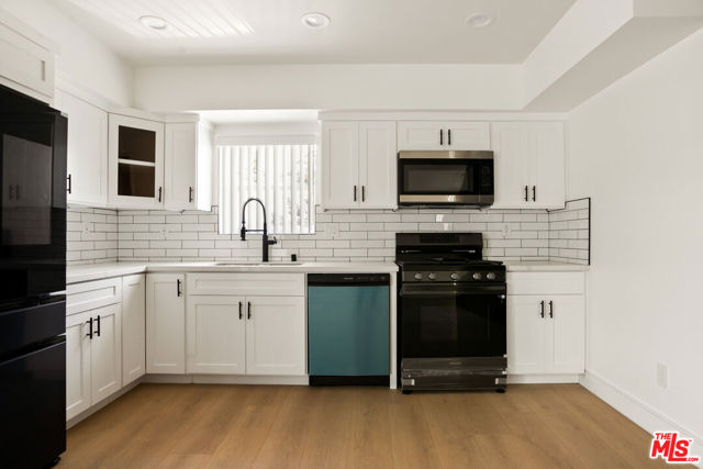 2700 Fletcher Drive, Los Angeles CA: https://media.crmls.org/mediaz/3d501de1-de69-4a3e-a9c1-dcde3743b537.jpg