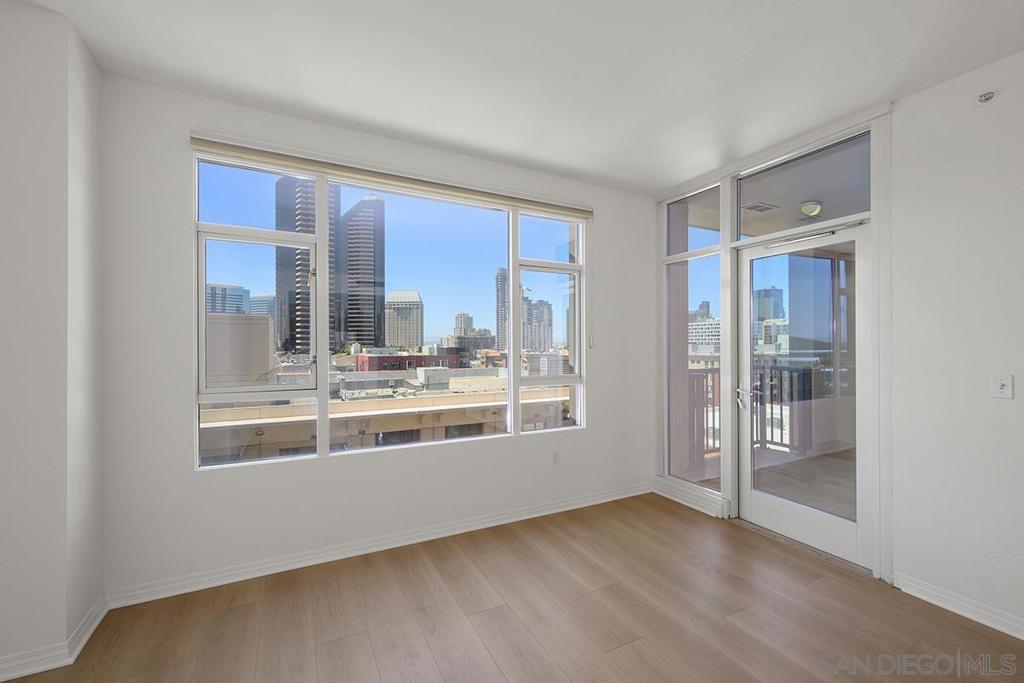 MLS #250027318SD img 3