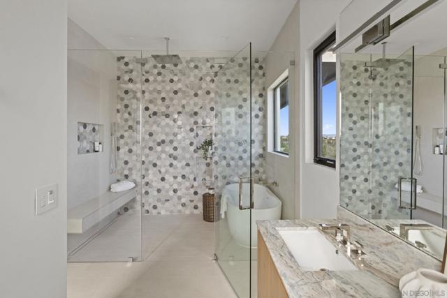 2448 Sagebrush Ct, La Jolla CA: https://media.crmls.org/mediaz/3d507371-d171-45cf-a734-aa02831ded07.jpg