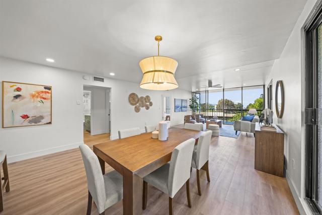 Detail Gallery Image 3 of 48 For 2500 Torrey Pines Rd #305,  La Jolla,  CA 92037 - 2 Beds | 2 Baths