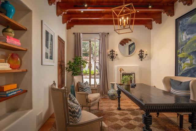 17484 El Vuelo, Rancho Santa Fe CA: https://media.crmls.org/mediaz/3d50bc85-97bf-429b-99df-85fafe328d1d.jpg