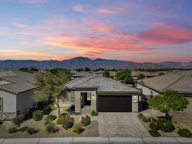 50735 Harps Canyon Drive, Indio CA: https://media.crmls.org/mediaz/3d51cbe1-dd23-4a5a-b114-27ce74b38b34.jpg