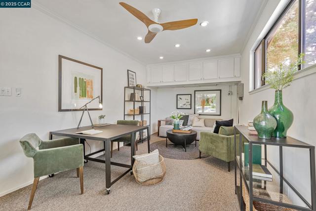 3180 Arbolado Dr, Walnut Creek CA: https://media.crmls.org/mediaz/3d51e670-d2e2-471e-808a-bbaee8920db0.jpg