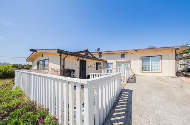 17945 Pesante Road, Salinas CA: https://media.crmls.org/mediaz/3d5209fd-9c34-48cf-80d3-a6992edc7e0a.jpg
