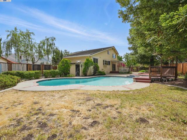 1501 Quema Ct, Fremont CA: https://media.crmls.org/mediaz/3d53242b-5e32-4bb3-8048-7cb193edc5d1.jpg