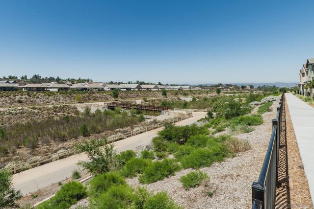 32395 Tannat Dr, Temecula CA: https://media.crmls.org/mediaz/3d535c1f-be0f-4cdd-80ec-b5e070e72f92.jpg