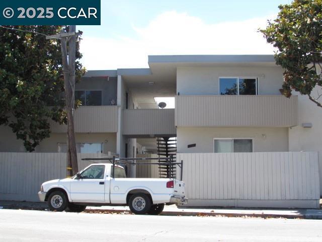 1700 Market Ave, San Pablo CA: https://media.crmls.org/mediaz/3d538ba4-7995-45cd-874e-74c37c009ab5.jpg
