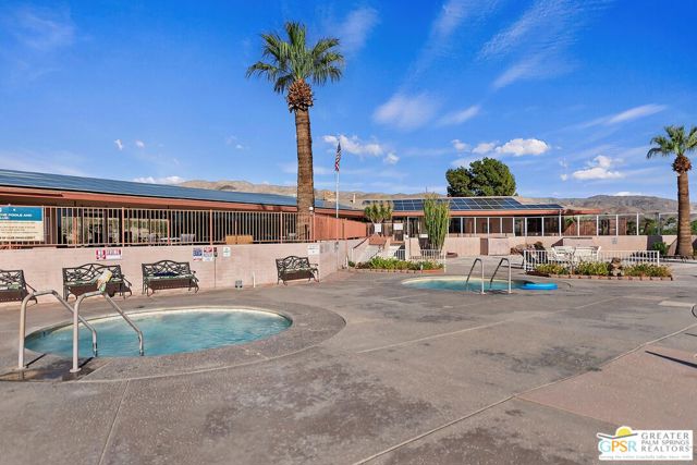 69490 Parkside Drive, Desert Hot Springs CA: https://media.crmls.org/mediaz/3d54fc76-fe96-4483-839f-3d5b7acd2d79.jpg