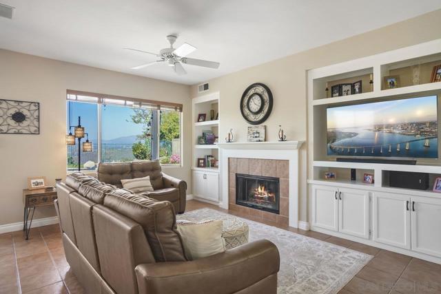 11506 Village Ridge Rd, San Diego CA: https://media.crmls.org/mediaz/3d554011-e5d1-4559-be7e-a1bba04db269.jpg