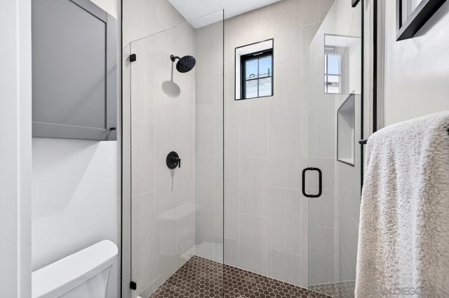 1216 Molara Ln, Encinitas CA: https://media.crmls.org/mediaz/3d555a5e-3681-45bf-8e56-ea6258ce8e55.jpg