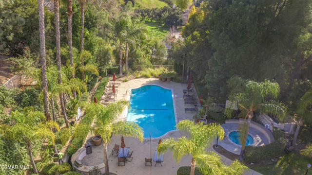 5200 Premiere Hills Circle, Woodland Hills CA: https://media.crmls.org/mediaz/3d55e7dc-3e26-4067-bedc-8e0d939b4716.jpg
