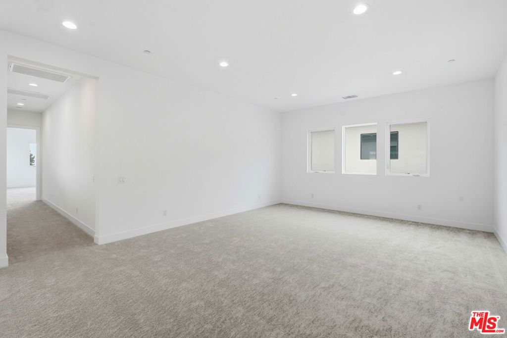 MLS #26652433 image #26
