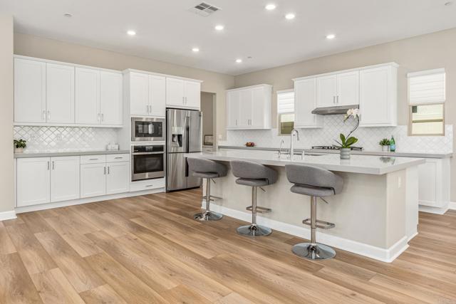Detail Gallery Image 7 of 44 For 675 Westbrook Loop, San Marcos,  CA 92078 - 5 Beds | 4/1 Baths
