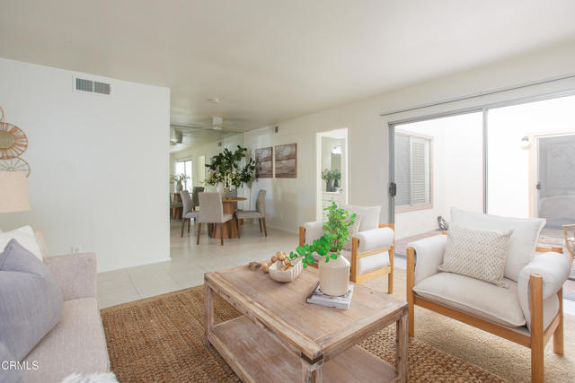 Detail Gallery Image 4 of 29 For 17516 via Calma #39,  Tustin,  CA 92780 - 2 Beds | 2 Baths