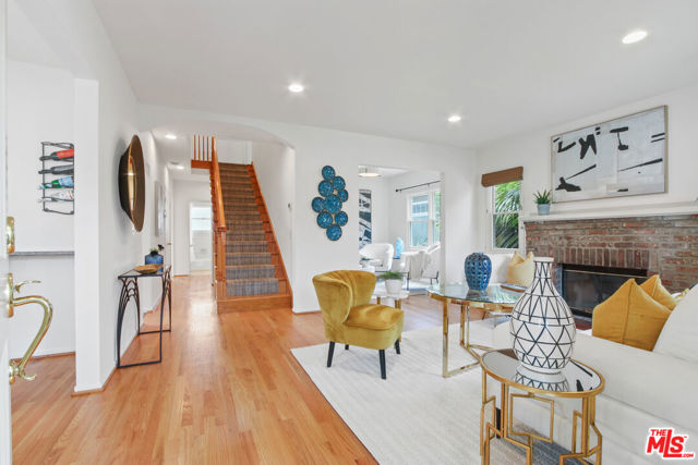4352 Lyceum Avenue, Los Angeles CA: https://media.crmls.org/mediaz/3d56f418-c843-4132-b4ca-81e7e3c5cddc.jpg