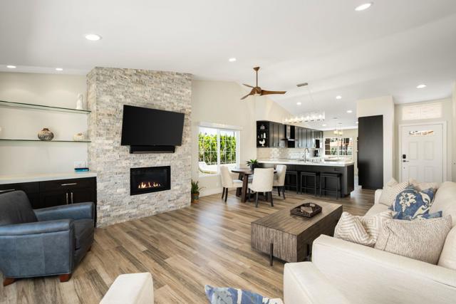 291 Vista Royale W Circle, Palm Desert CA: https://media.crmls.org/mediaz/3d586ace-c2e2-47c4-9a9c-0dae30d48d54.jpg
