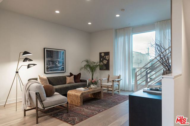 2210 Tom Mix Road, Los Angeles CA: https://media.crmls.org/mediaz/3d586c72-99e0-4695-8931-64315c796cff.jpg